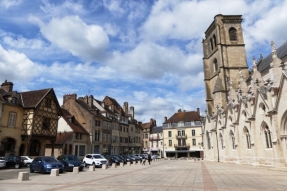 Si nous commençons à parler d'Auxonne, nous n'avons pas fini s'esclaffe monsieur le maire... Raoul Langlois !